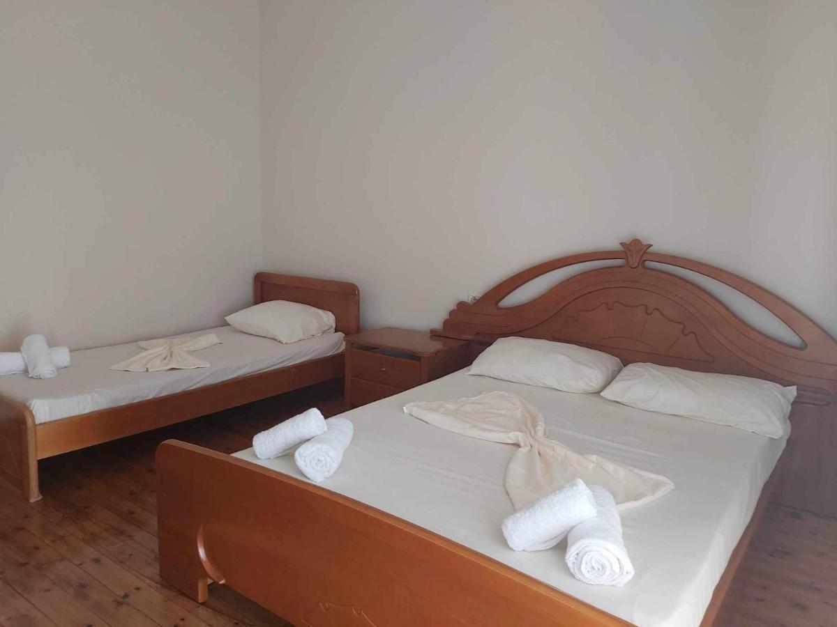 White Panorama Apartment Sarandë Exterior foto